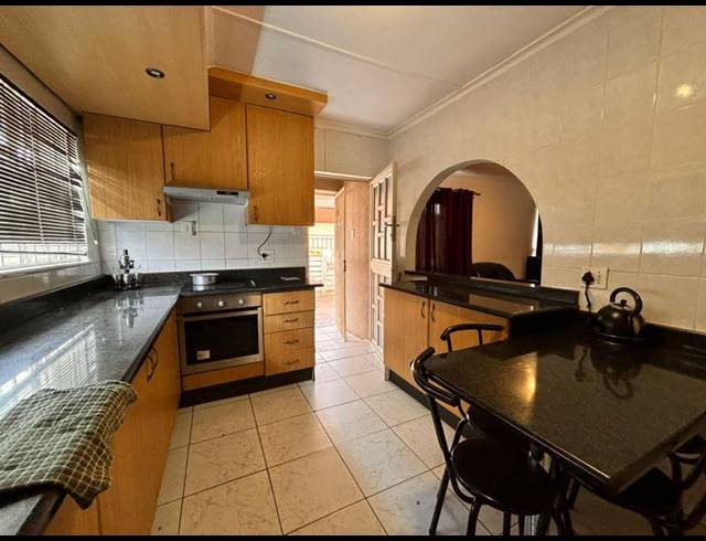 3 BEDROOM HOUSE FOR SALE IN SOPHIATOWN